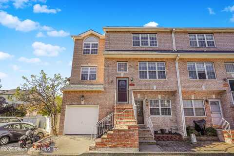 24 Daniella Court, Staten Island, NY 10314