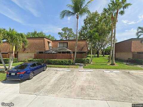 1St, GREENACRES, FL 33463