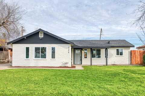 6Th, FRESNO, CA 93703