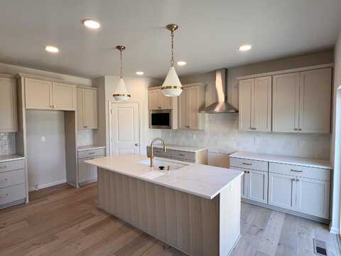 Ivy, GERMANTOWN, WI 53022