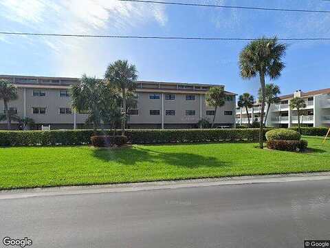 2Nd St E, Treasure Island, FL 33706