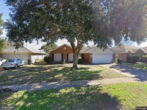 Village Court, ROSENBERG, TX 77471