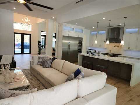 1125 Oakes, NAPLES, FL 34119
