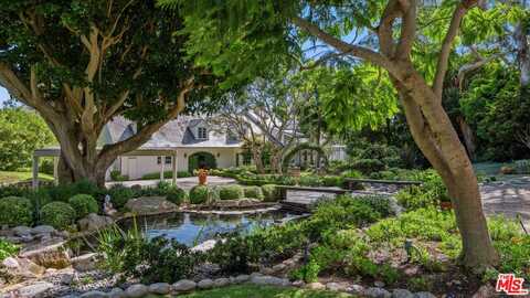6825 Zumirez Dr, Malibu, CA 90265