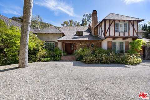 2562 Mandeville Canyon Rd, Los Angeles, CA 90049