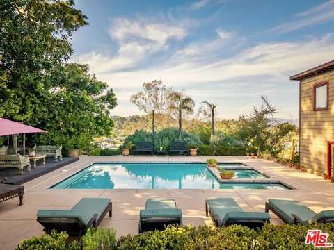 8926 Crescent Dr, Los Angeles, CA 90046