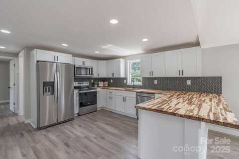 55 Shannon Park Circle, Taylorsville, NC 28681