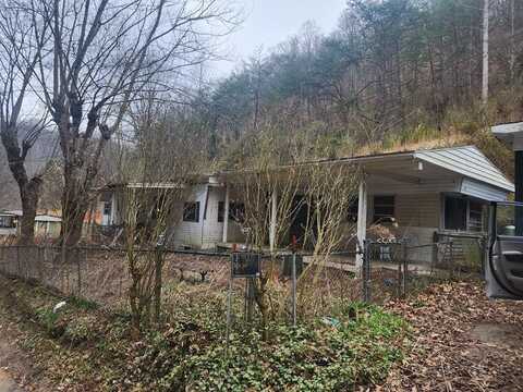 303 Harrison Branch, Isom, KY 41824