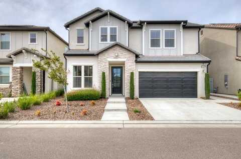 11491 Via Campagna Drive N, Fresno, CA 93730