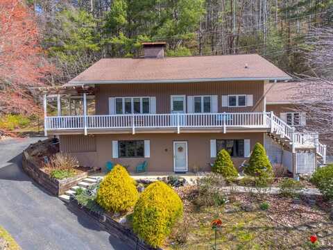 7868 Highlands Road, Franklin, NC 28734