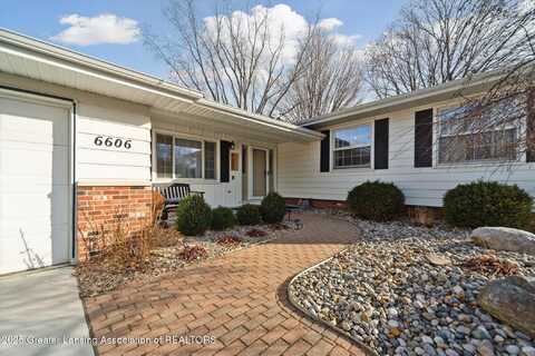 6606 Old River Trail, Lansing, MI 48917