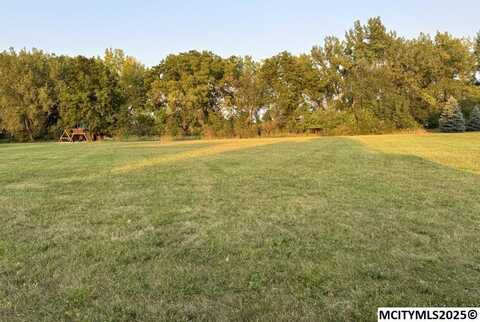 155 Timber Creek Dr, MASON CITY, IA 50401