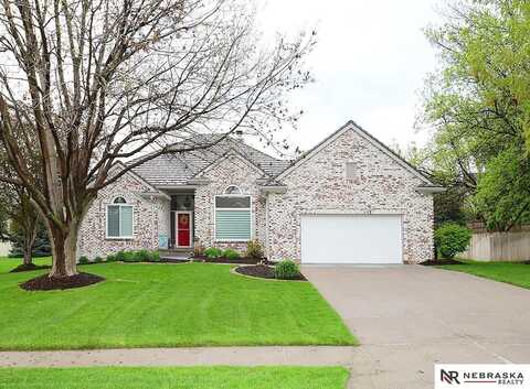 15752 Grant Circle, Omaha, NE 68116