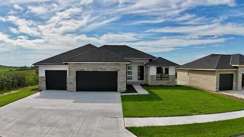 5420 N 213th Street, Elkhorn, NE 68022