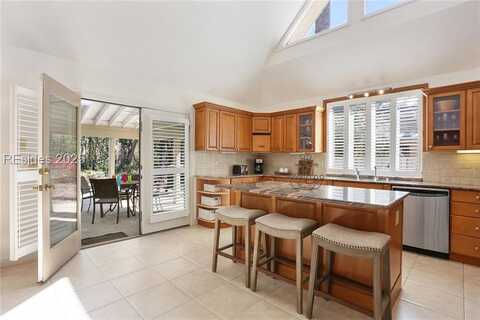 25 Willow Oak Road W, Hilton Head Island, SC 29928