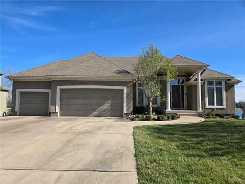 4805 SW Gull Point Drive, Lees Summit, MO 64082