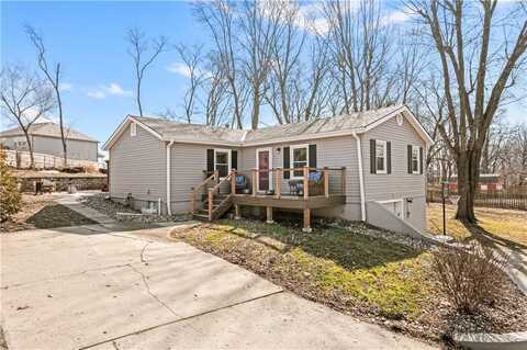 7435 Oak Drive, Kansas City, MO 64152