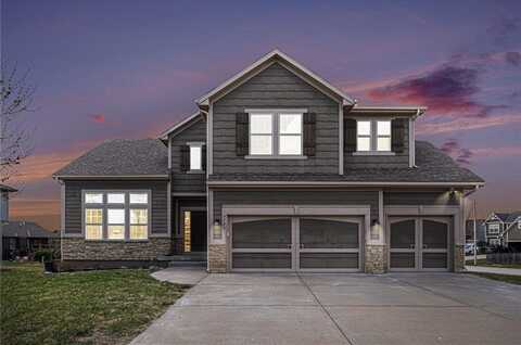 9724 N Elm Avenue, Kansas City, MO 64157