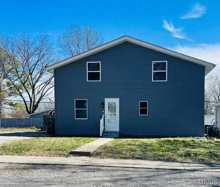 14 N High Street, Smithton, IL 62285