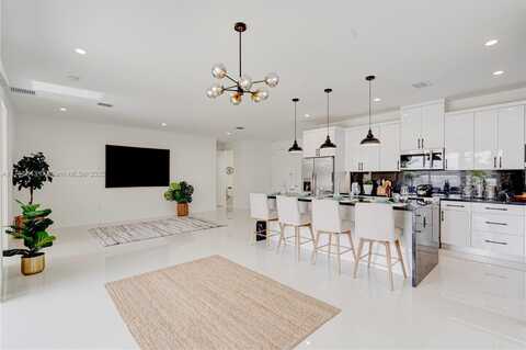 1805 NW 22nd Ct, Miami, FL 33125