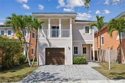 372 NE 35th Ave, Homestead, FL 33033