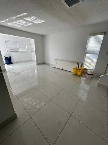 700 SW 80th Ter, North Lauderdale, FL 33068