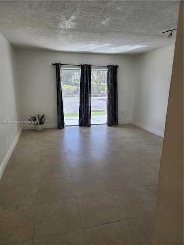 4354 NW 9th Ave, Deerfield Beach, FL 33064