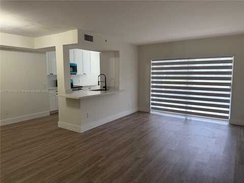 9650 NW 2nd St, Pembroke Pines, FL 33024