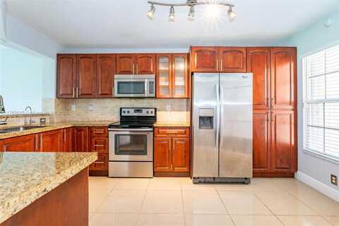 8147 Southgate Blvd, North Lauderdale, FL 33068