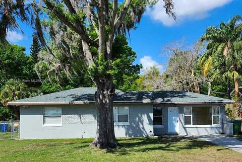 305 20th St SW, Winter Haven, FL 33880