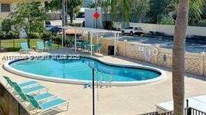 421 NE 1st St, Hallandale Beach, FL 33009