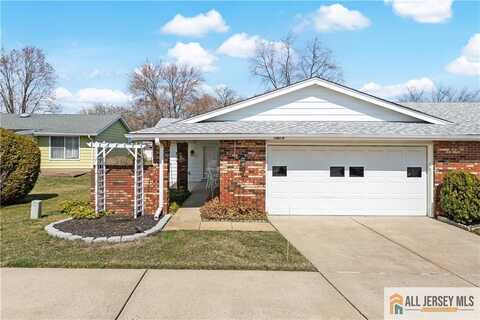 180 Mimosa Plaza, Monroe, NJ 08831