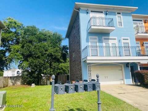 28 Oak Alley Lane, Long Beach, MS 39560
