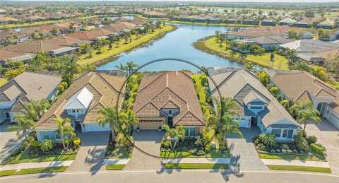 7213 WHITTLEBURY TRAIL, LAKEWOOD RANCH, FL 34202