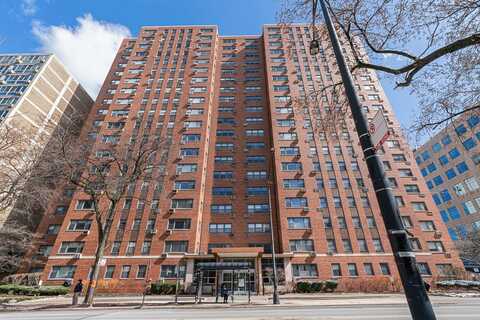 2909 N SHERIDAN Road, Chicago, IL 60657