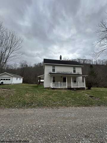 192 Robey Ridge Road, Rock Cave, WV 26234