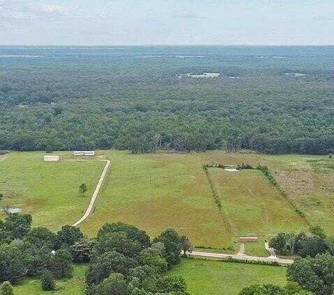 560 W Fm-71, Mount Pleasant, TX 75455
