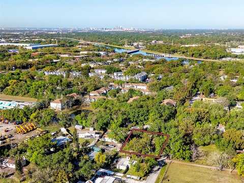 9503 SIX MILE CREEK ROAD, TAMPA, FL 33610
