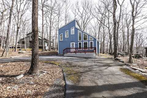 2211 Apley Ct, Bushkill, PA 18324