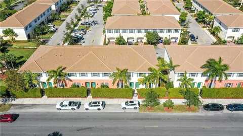 284 SW 7th Ct, Pompano Beach, FL 33060