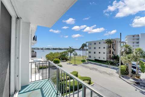 301 Croton Ave, Lantana, FL 33462