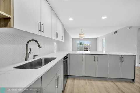 3050 NE 16th Ave, Oakland Park, FL 33334