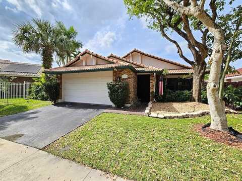 11375 N Point Dr, Cooper City, FL 33026