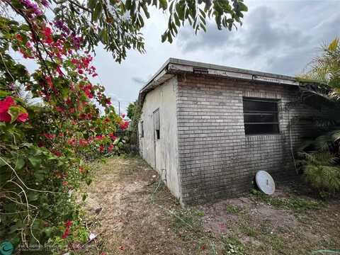 770 NW 40th St, Oakland Park, FL 33309