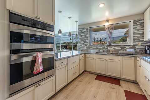 431 Holua Dr, Kahului, HI 96732
