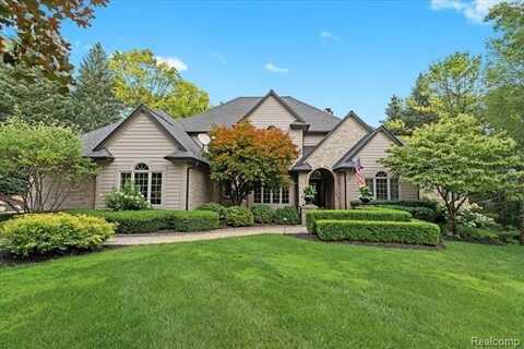 6246 Windemere Point, Brighton, MI 48116