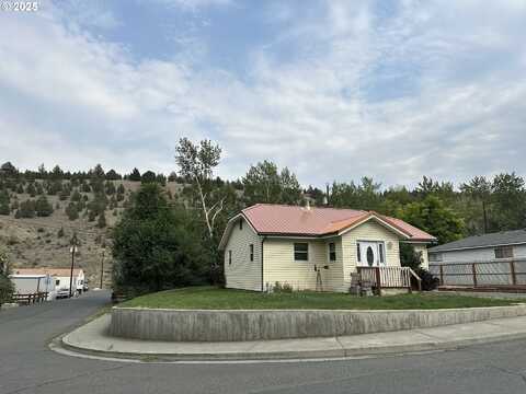 346 N HUMBOLT ST, Canyon City, OR 97820