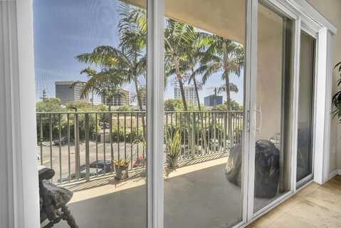 1620 Presidential Way, West Palm Beach, FL 33401