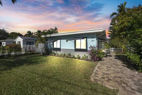 237 NE 12th Street Street, Delray Beach, FL 33444