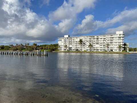 1536 SE 15th Court, Deerfield Beach, FL 33441